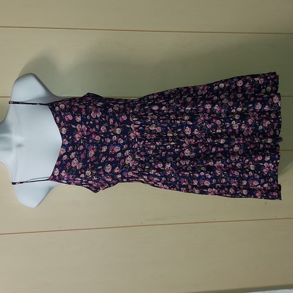 Forever 21 Dresses & Skirts - Forever 21 plunge